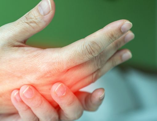 Masuki Usia Tua, Kenapa Sering Kebas dan Kesemutan?