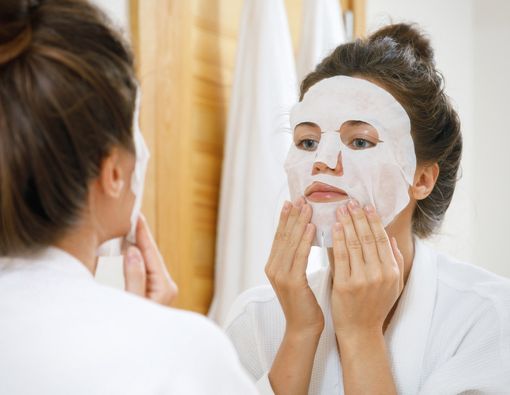 Ini Tips Menggunakan Sheet Mask agar Hasilnya Maksimal!