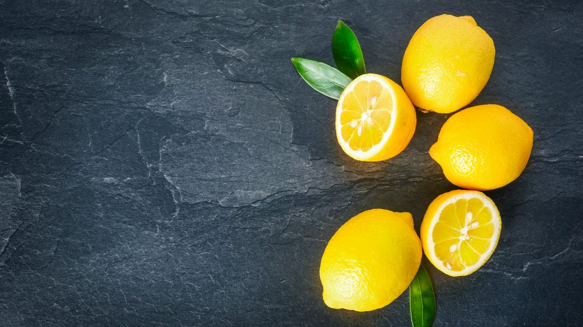 Lemon (Krasula/Shutterstock)