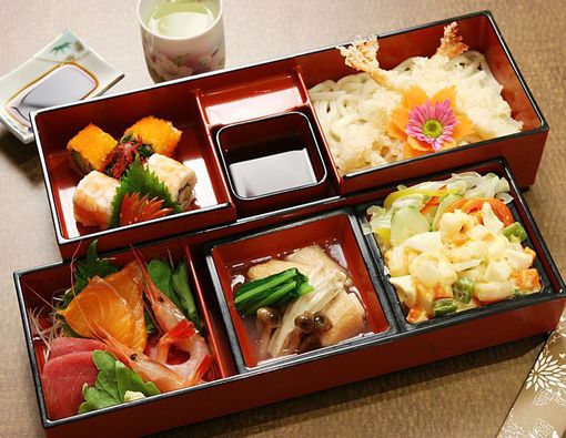 Menu Makan Siang ala Jepang yang Bikin Panjang Umur