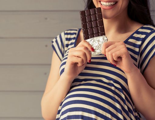 Makan Cokelat Saat Hamil Bikin Janin Besar, Ini Faktanya!