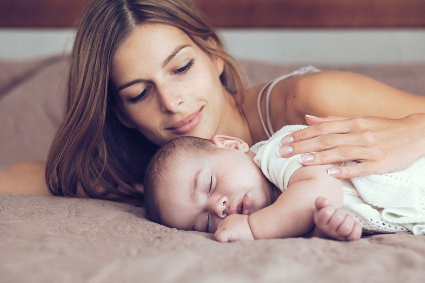 Berapa Lama Sebaiknya Bayi Tidur dalam Sehari?