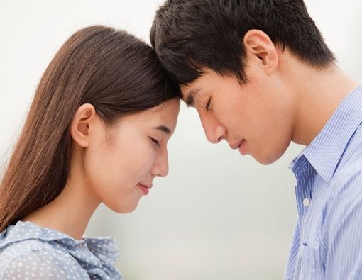 Siapa Bilang Tidak Penting? Ini Alasan Pasangan Perlu Deep Talk