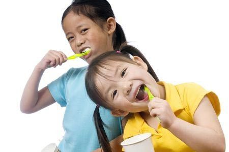 Trik Agar Sikat Gigi Jadi Menyenangkan untuk Si Kecil