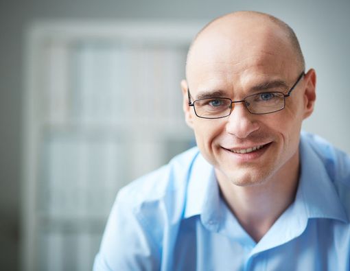 Pria, Ini 4 Cara Alami Mengatasi Kebotakan