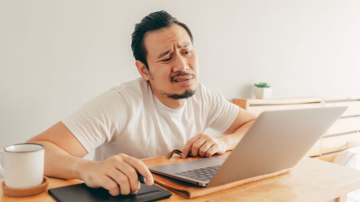 Mengapa Rekan Kerja yang Bermasalah di Kantor Tak Sadar Dirinya Menyebalkan?