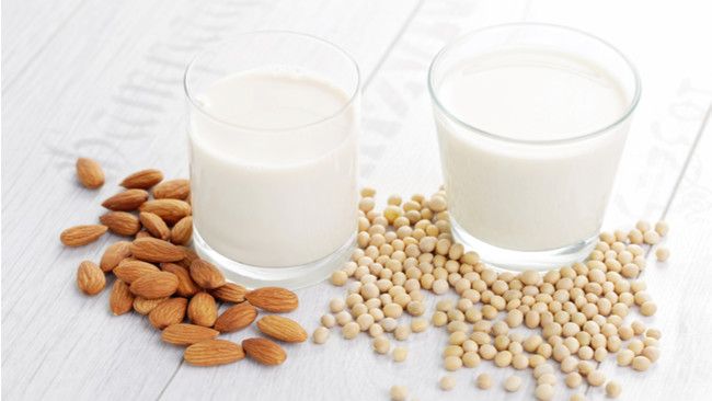 Susu Almond vs Susu Kedelai, Mana yang Lebih Baik?