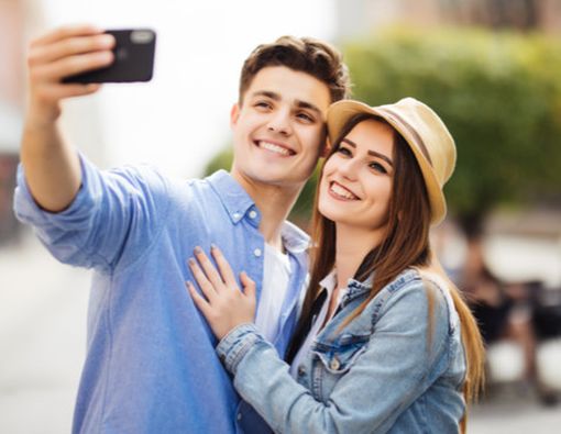 Selfitis, Tanda Terobsesi akan Selfie?