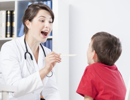 Inilah Perbedaan Gejala Difteri dan Flu