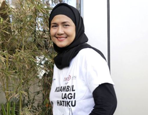 Ria Irawan Jalani Kemoterapi Oral, Apa Itu?