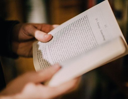 Bibliotherapy, Terapi Membaca Buku untuk Kesehatan Mental