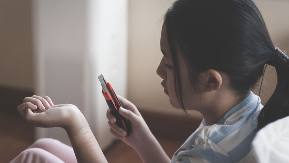 Mengenal Self-Harm Menurut Psikolog