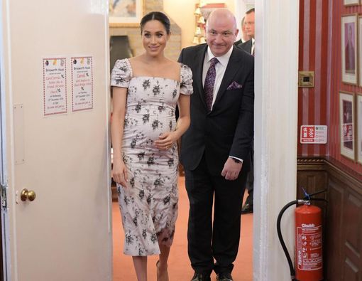 Diprediksi Hamil Bayi Kembar seperti Meghan Markle, Siapkan Ini