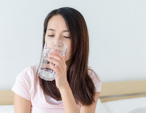 Inilah Sederet Manfaat Minum Air Hangat setelah Bangun Tidur