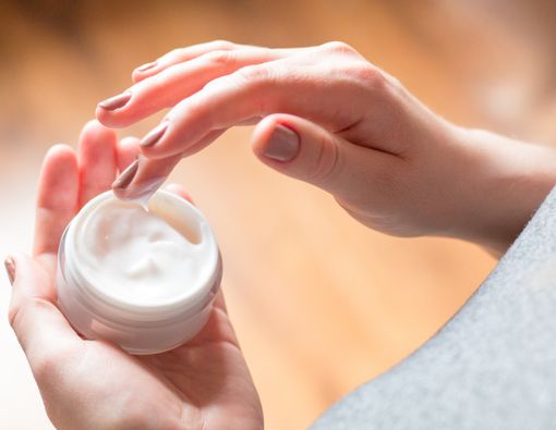 Bahaya Penggunaan Produk Perawatan Kulit Kedaluwarsa