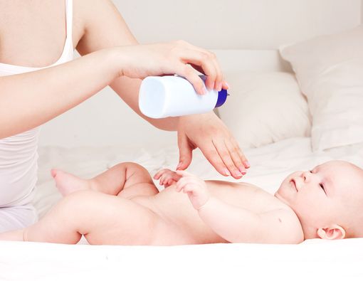 Benarkah Bedak Bayi Bisa Memicu Kanker?