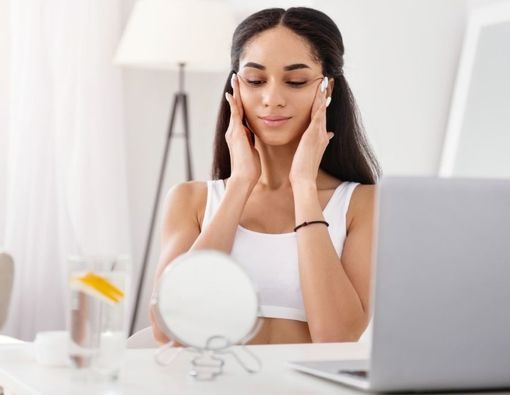 Manfaat Pakai Skincare Rutin bagi Kesehatan Mental