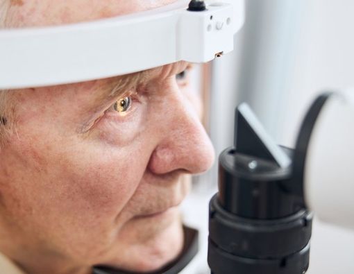 Cara Merawat dan Menjaga Kesehatan Mata Lansia