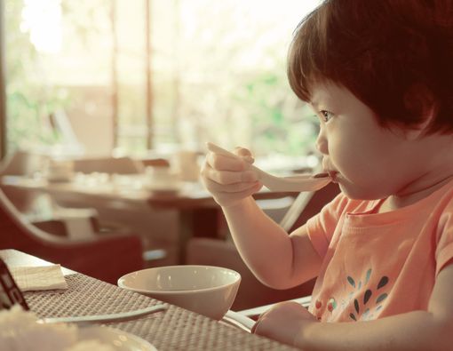 Karantina COVID-19 Bikin Anak Sering Main Gadget, Jangan Merasa Bersalah!