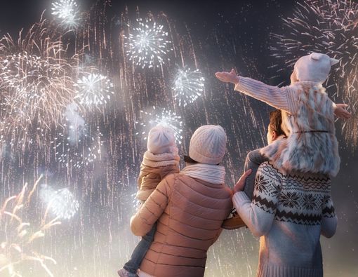 Perlukah Anak Diajak Begadang Saat Malam Tahun Baru?