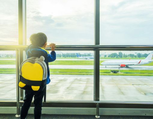 Saat Anak Naik Pesawat Sendirian, Persiapkan Ini
