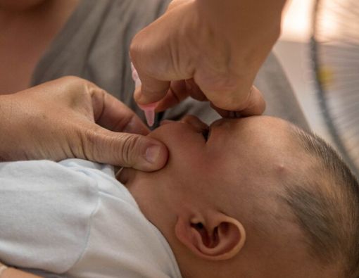 Vaksin Polio Tetes dan Suntik, Apa Bedanya?