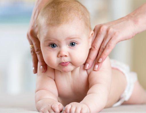Manfaat Sentuhan Fisik antara Orang Tua dan Bayi