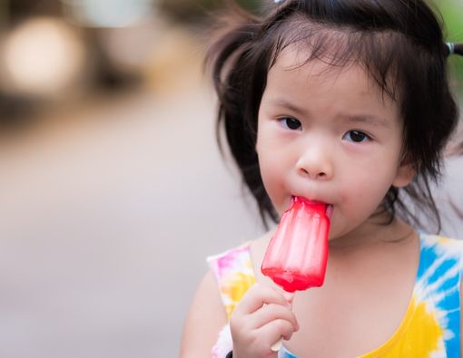Alasan Anak-Anak Lebih Senang dengan Makanan dan Minuman yang Berwarna-Warni