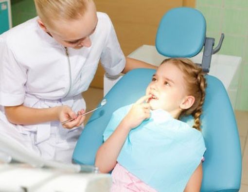 Pentingnya Pencabutan Gigi Susu pada Anak