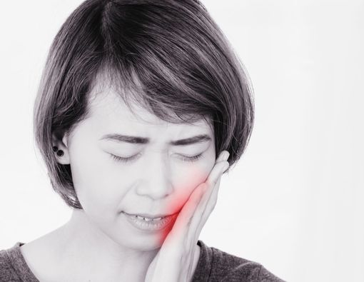 Otot Rahang Kaku? Ini Penyebabnya!