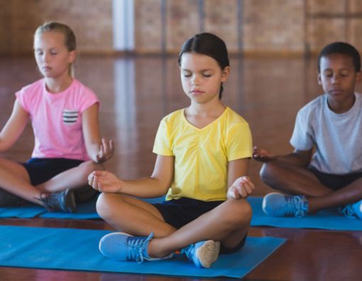 8 Manfaat Yoga untuk Kesehatan Anak