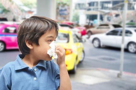 Si Kecil Sering Bersin, Apakah Termasuk Ciri-ciri Alergi?