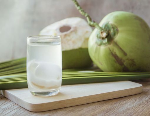 Ini Dia Manfaat Minum Air Kelapa Saat Car Free Day
