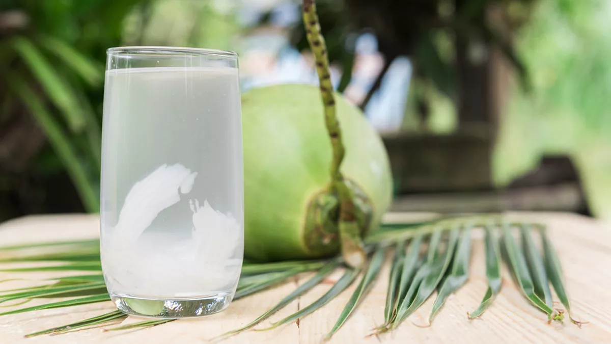 11 Manfaat Air Kelapa untuk Kesehatan Tubuhmu