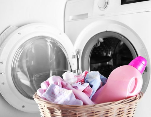Bolehkah Mencuci Pakaian Bayi dengan Pewangi?