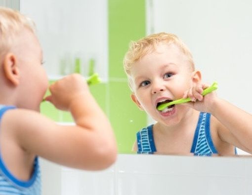 Cara Merawat Gigi Pada Bayi 