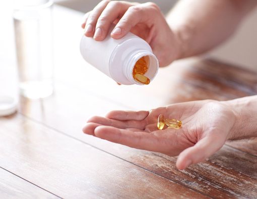 Siapa Saja yang Perlu Konsumsi Minyak Ikan?