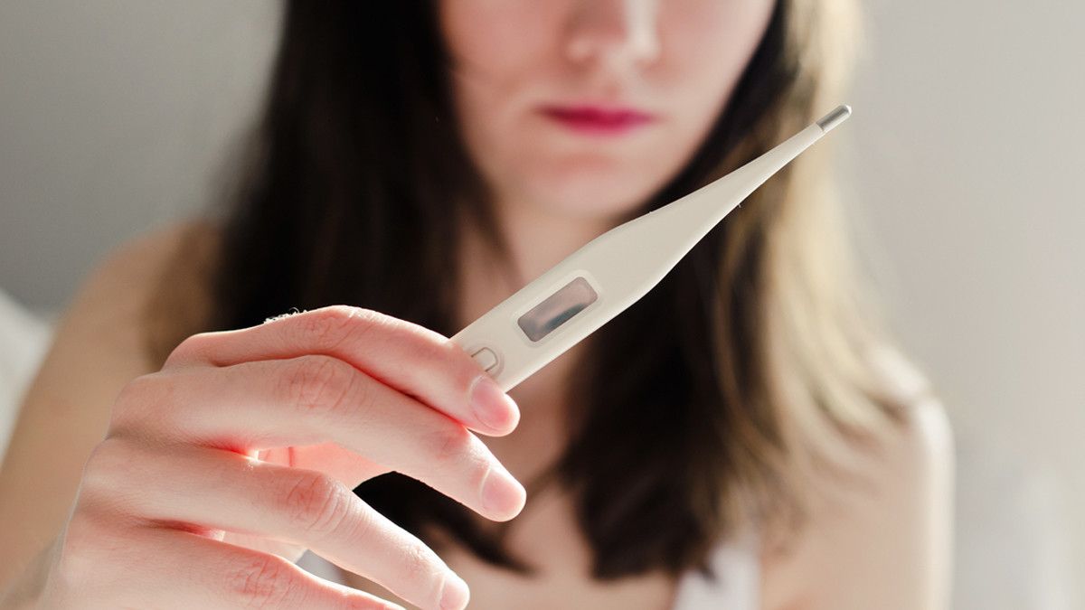 Ilustrasi Suhu Tubuh Meningkat pada Wanita