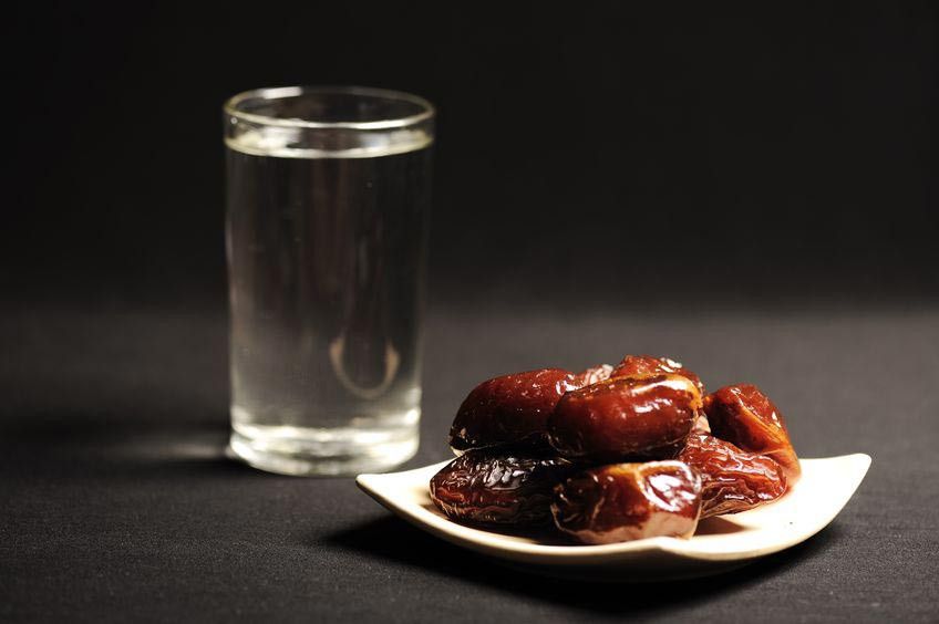 Apakah Berbuka Memang Harus dengan yang Manis? 