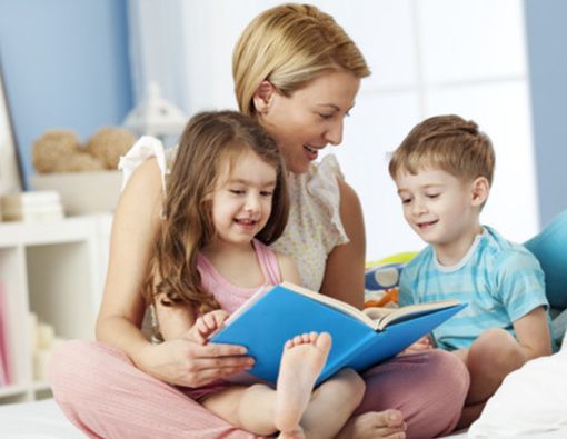 Membaca Buku bersama Anak bisa Cegah Pola Asuh Keras