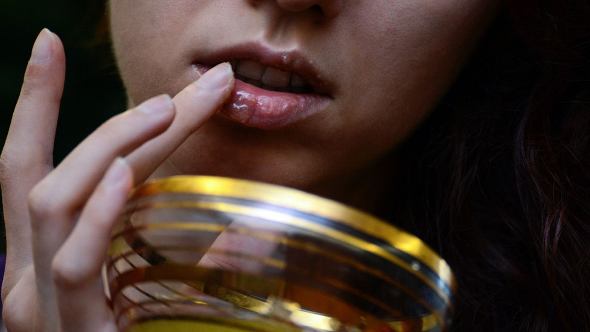 Yuk Dicoba, Minyak Zaitun Bisa Memerahkan Bibir secara Alami