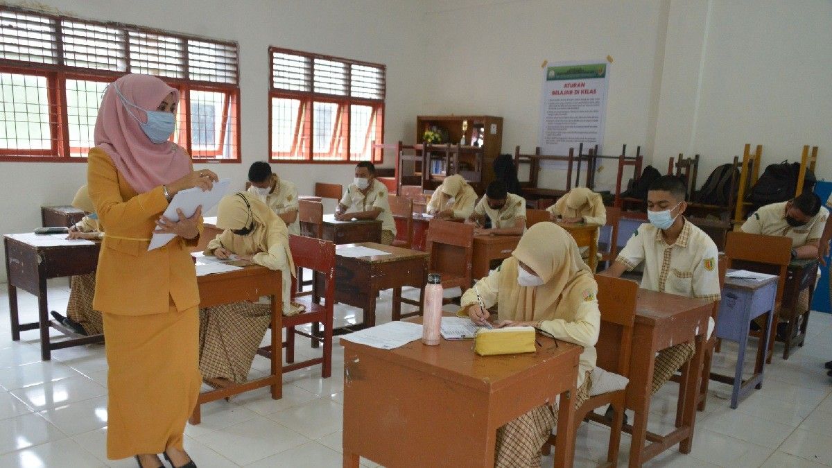 Belum Ada Vaksin COVID-19 Khusus Anak, Amankah Sekolah Tatap Muka?