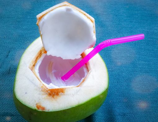 7 Manfaat Minum Air Kelapa untuk Jemaah Calon Haji