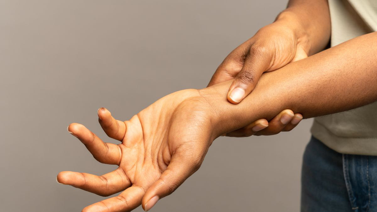 Mengalami Kesemutan atau Mati Rasa 