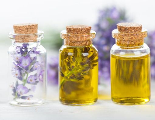 Menenangkan Pikiran dengan Minyak Esensial