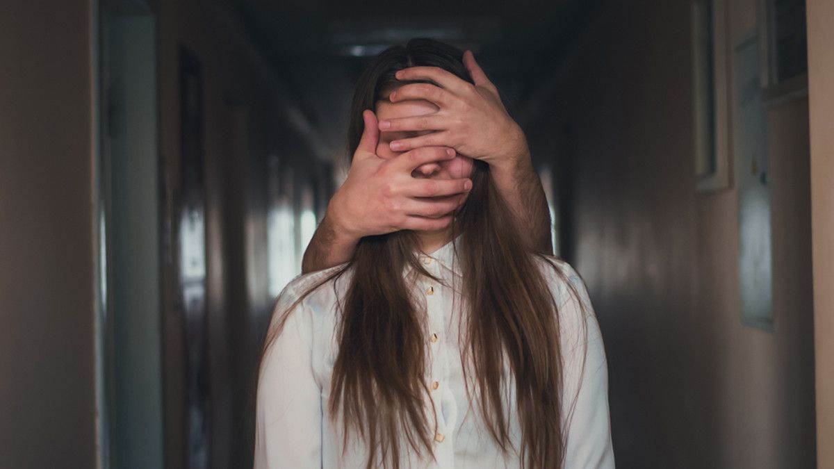 Alami Kekerasan dalam Pacaran, Mengapa Masih Ada yang Bertahan?