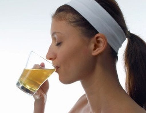 Meminum Teh Panas dan Kanker Tenggorokan