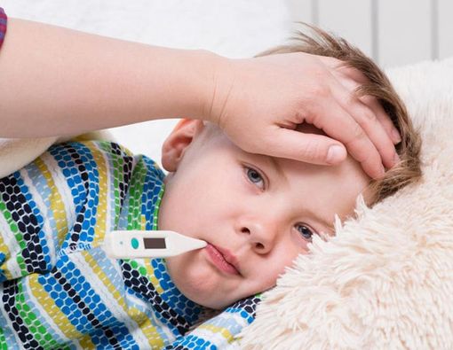 Demam Setelah Imunisasi, Wajarkah? 