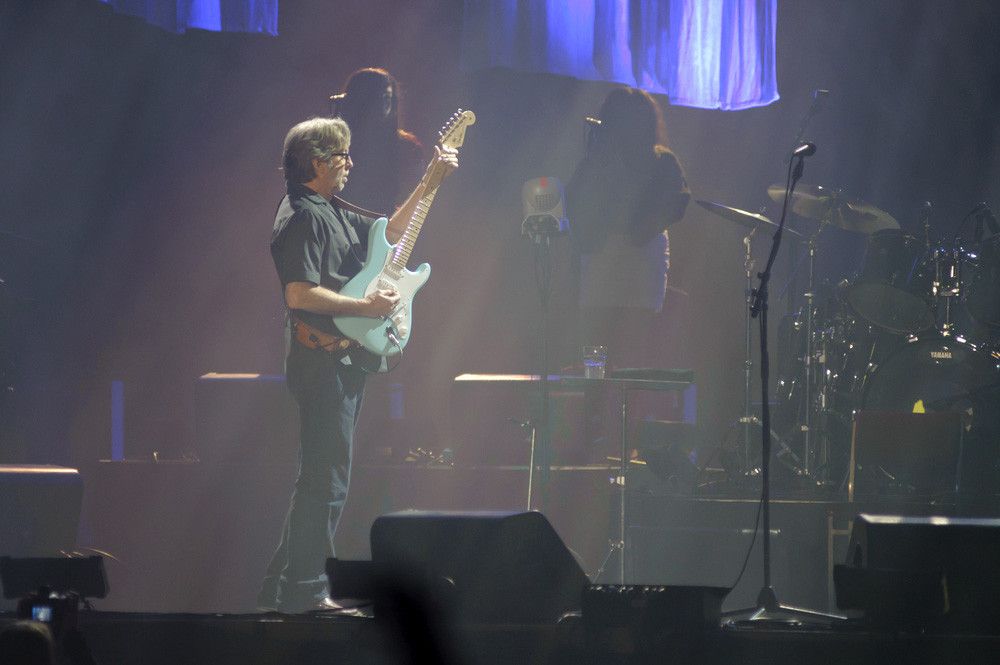 Musisi Eric Clapton Terancam Tuli akibat Tinnitus