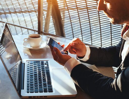 Eksis di Media Sosial Bikin Anda  Kesepian dan Terisolasi